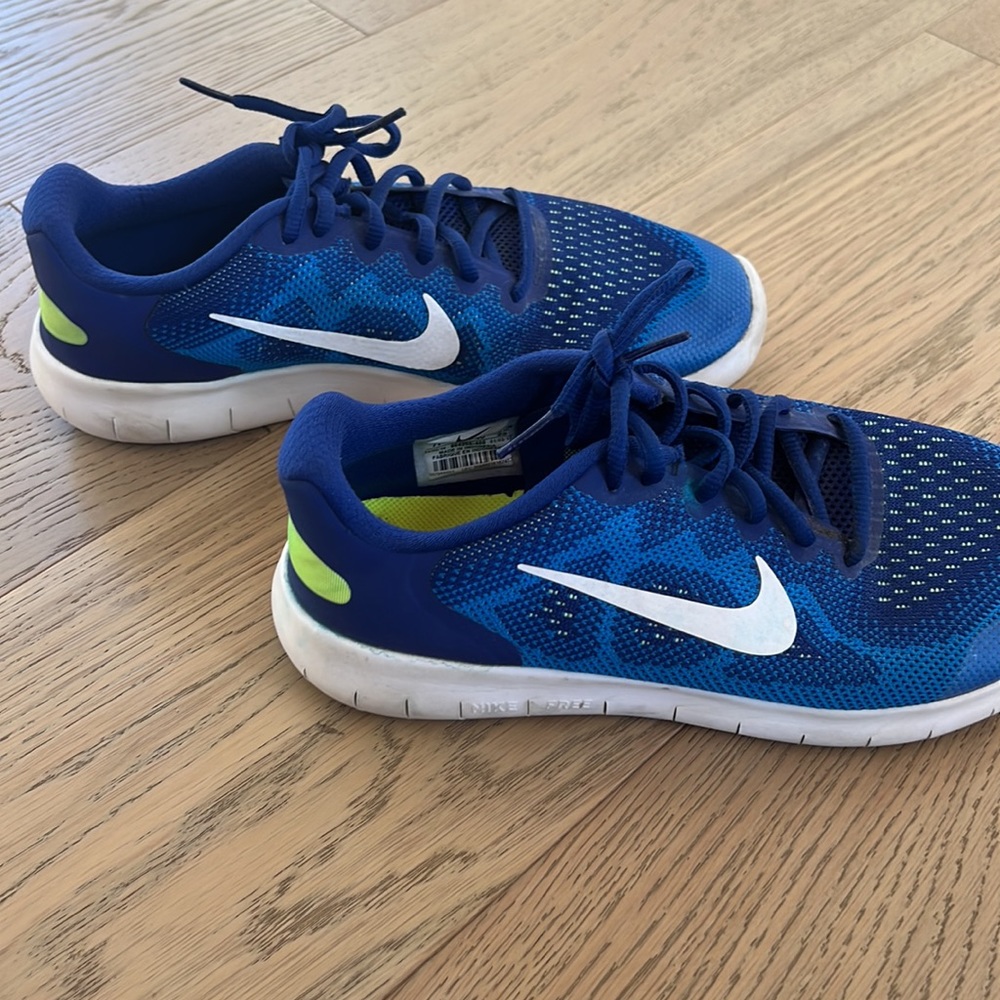 Nike Free RN running shoes. Boys/men size 7. Excellent condition. Barely worn. - Picture 3 of 12
